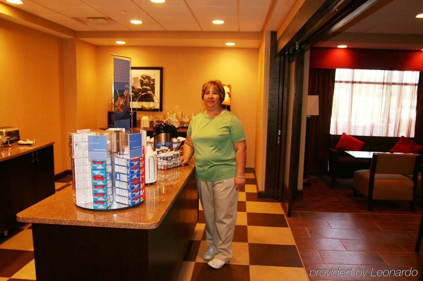 Hampton Inn Milford Restoran fotoğraf